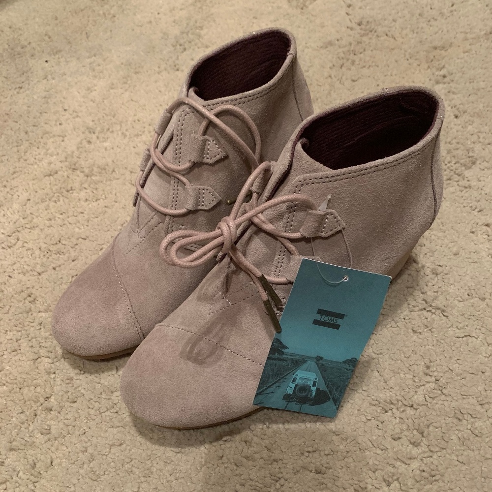 NWT TOMS Kala Booties - Desert Taupe Suede